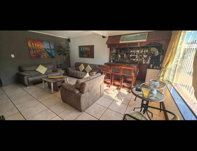 4 BEDROOM HOUSE FOR SALE IN WITPOORTJIE